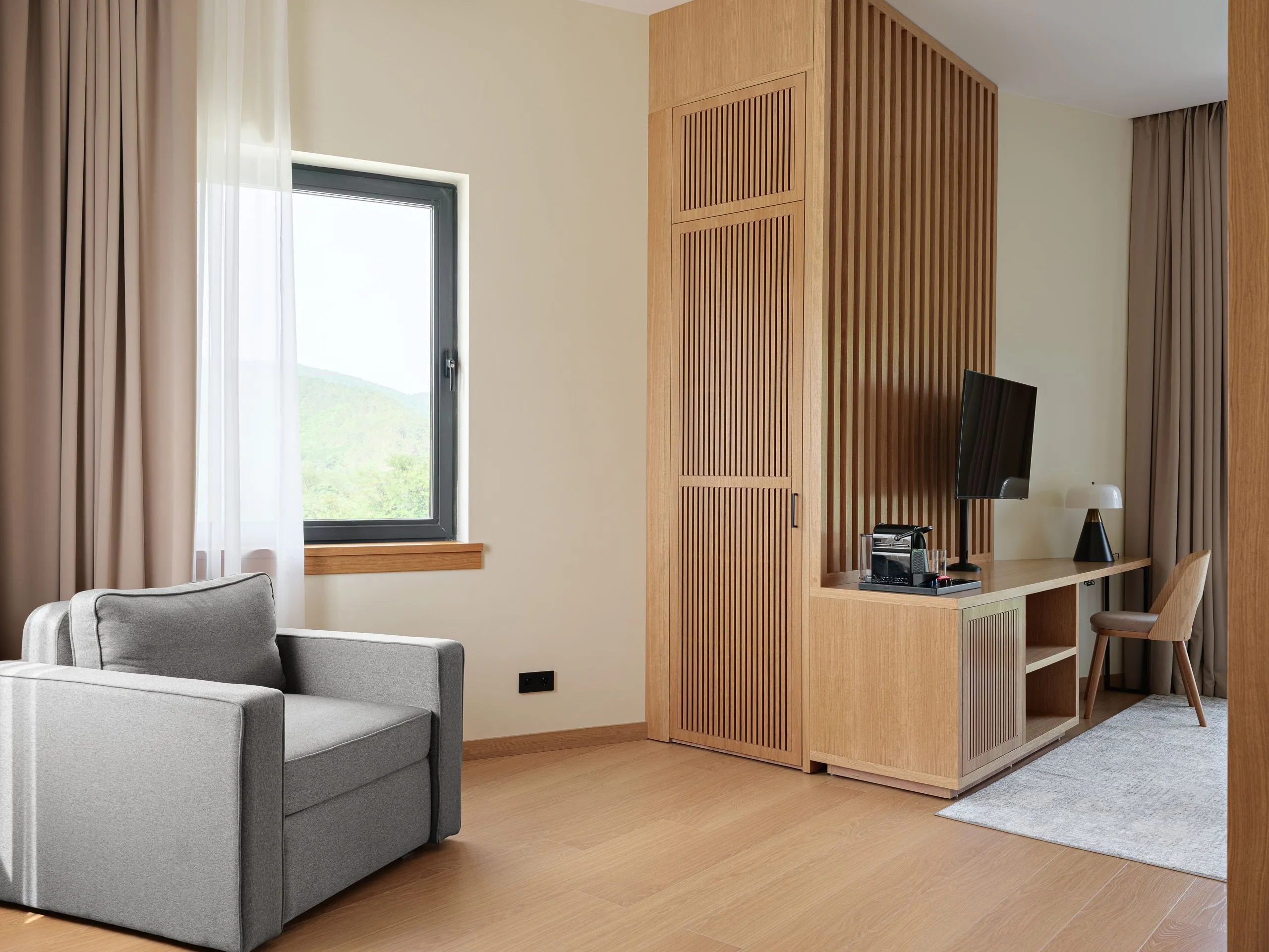 Где взять выгодные предложения на прогулки с гидом